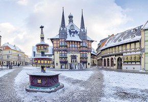 Wrapped Up Warm: Packing Essentials for Your Winter Holiday in Europe